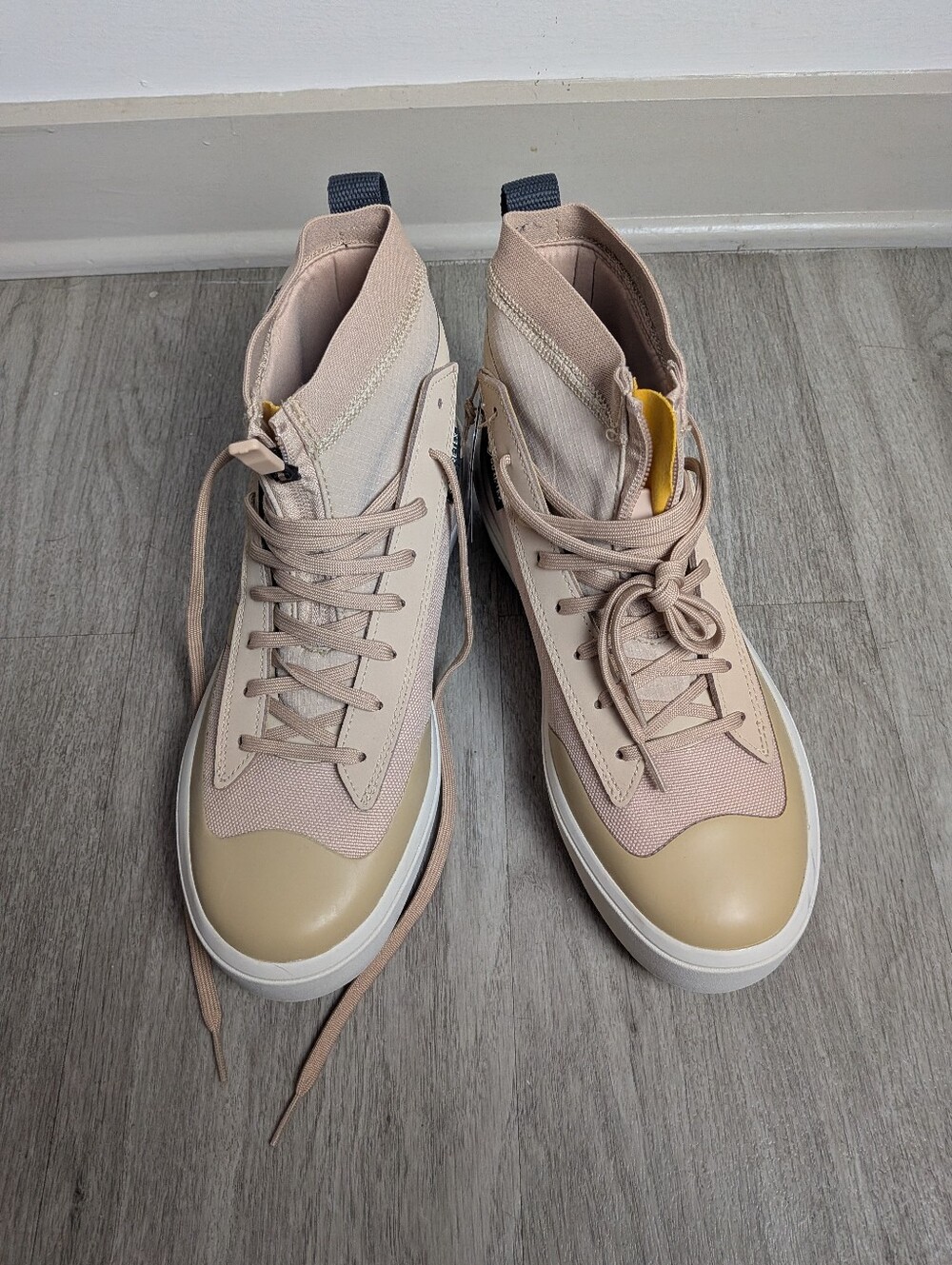 ADIDAS UNISEX ZNSORED HI GORE-TEX BOOTS SIZE MENS 8, WOMENS 9 NWOB BEIGE